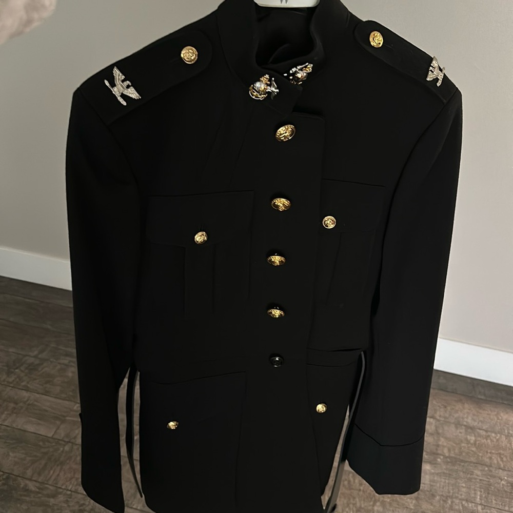 Marine Dress Blues 
Good condition 
Smoke free & pet free house